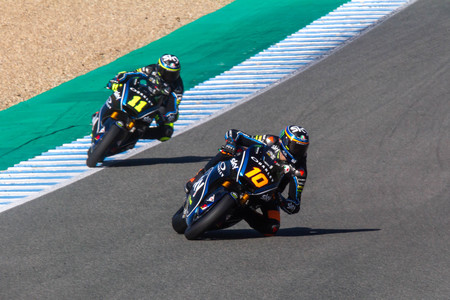 Luca Marini bate el récord del circuito de Jerez en los test de Moto2, Álex Márquez tercero