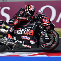 Marco Bezzecchi sorprende a las Ducati en Misano y Marc Márquez se queda fuera de la primera fila 