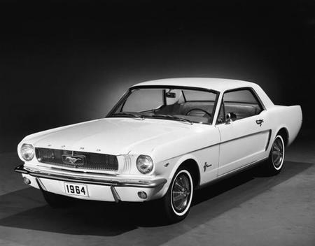 Miles de fans se preparan para la Gran Caravana Mustang del 50 Aniversario