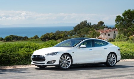 Tesla Motors quiere fabricar un nuevo modelo eléctrico que cueste la mitad que el Model S