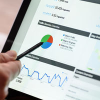 No, no es tan fácil crear tu página web sin tener conocimientos aunque te asesoren 