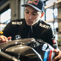 Toprak Razgatlioglu ya se viste de BMW. Así luce la nueva BMW M 1000 RR para conquistar el mundial de Superbikes 