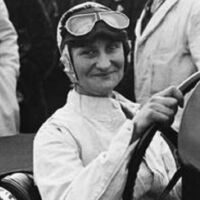 Elsie Wisdom y el volante contra la invisibilidad: la piloto que ganaba carreras cuando las mujeres aún no podían competir