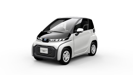 Este mini coche eléctrico es el anti smart fortwo EQ de Toyota: lo veremos en Tokio y anuncia 100 km de autonomía