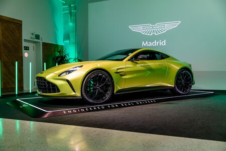 Contacto Aston Martin Vantage 2024 52