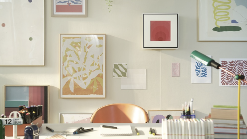 Los fans de Ariana Grande están de suerte, llega a España la edición más especial: Samsung Music Frame x Wicked 