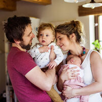 Los tres nuevos permisos parentales para la conciliación y cuidados de la Ley de Familias