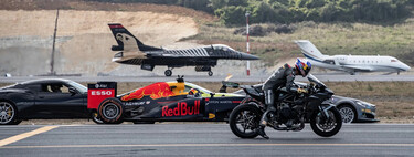 Una Kawasaki H2R vapulea a un caza, un jet, un F1 y otros tres deportivos en la drag race más épica de la historia