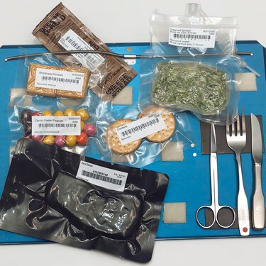 Así es el menú de la NASA para los astronautas que van a volver a la Luna: macarrones, brócoli, salsas picantes y mucho café 