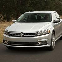 El Volkswagen Passat roza el final de sus días con un recorte de versiones