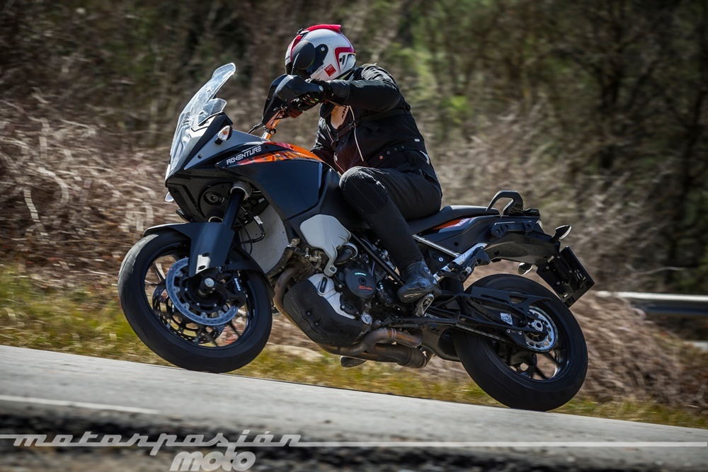 KTM 1050 Adventure, prueba (conducción en ciudad y carretera)