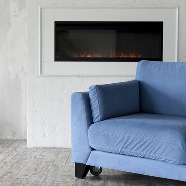 Ni lo tires ni lo lleves al tapicero: el truco definitivo para arreglar un sillón hundido