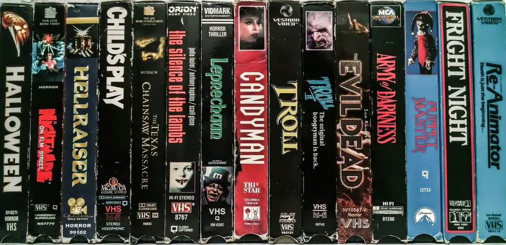 5000 pesetas por un VHS regrabado: cuando los catálogos fotocopiados de videocasette eran la única vía de conseguir cine extraño 