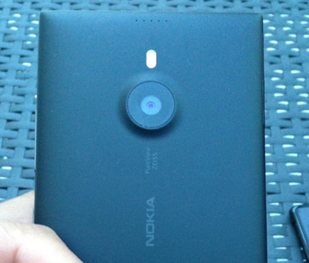 Rumores Nokia: Lumia 1520 el 26 de septiembre y versión Dual SIM para el 720