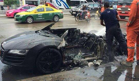 Dolorpasión™: Audi R8 churruscado a la tailandesa