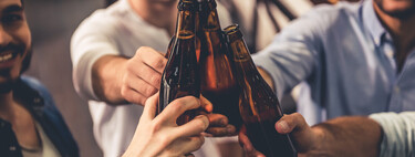 Esto es todo lo que ocurre en tu cuerpo cuando mezclas cafeína con alcohol 