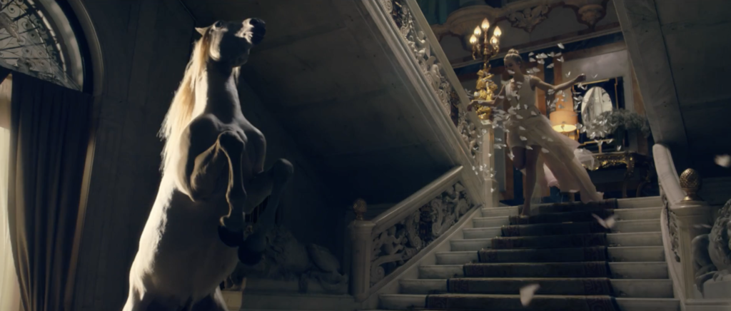 El humor de Ikea en sus anuncios se mete con el mundo del lujo (y no hemos podido evitar reírnos) 