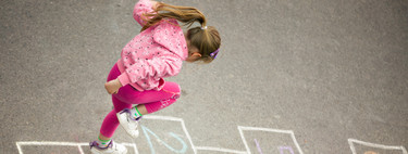 Francia quiere fomentar la práctica de juegos tradicionales en el recreo del colegio  