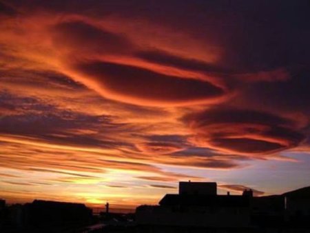 El festival Playmusic Fest de Almería ofrece con la entrada descuentos en Renfe y autobús