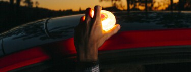 Ojo con la luz V16. Si la activas durante demasiado tiempo para probarla puede dar un falso positivo y enviar la alerta a la DGT