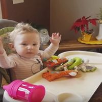 La eufórica reacción de una madre al escuchar a su bebé decir "mamá" por primera vez