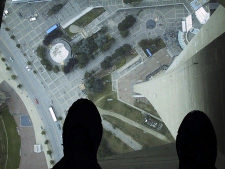 ¿ Por qué los bebés nunca sufren acrofobia, miedo a las alturas?