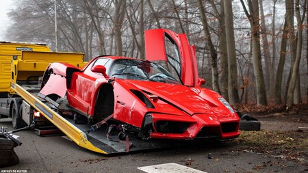 Ferrari Enzo Chocado10