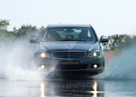 Mercedes Clase C con Goodyear Optigrip