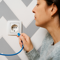 No es cosa de magia. Así puedes usar los enchufes eléctricos de casa como alternativa a las redes Ethernet y WiFi 