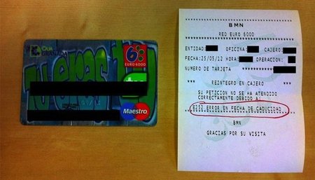 Caja Granada: miles de clientes con sus tarjetas inservibles por una fusión desastrosa en BMN