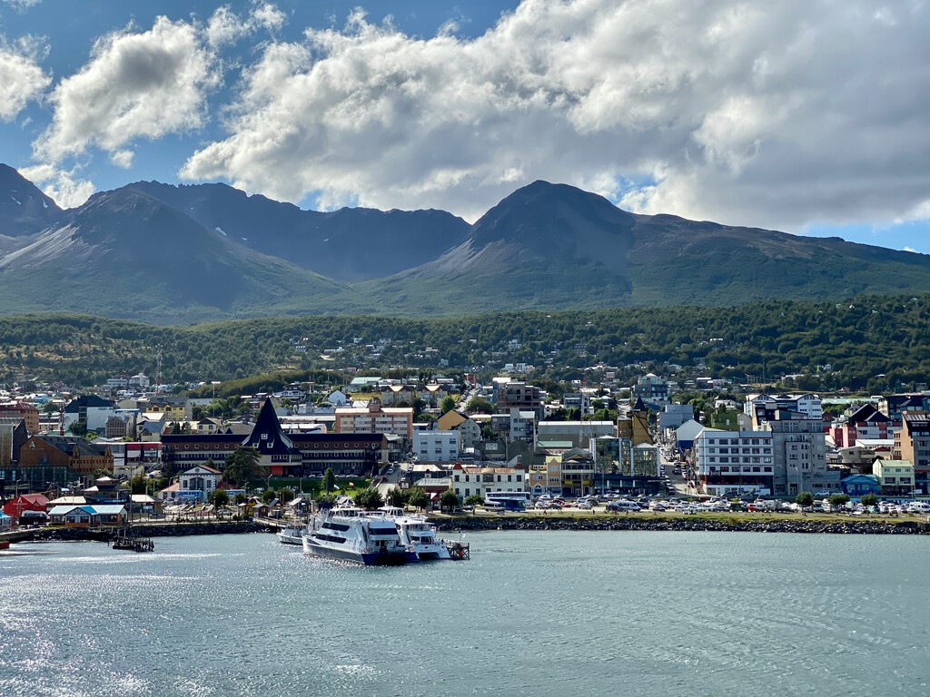 El brote de hantavirus ha desatado una búsqueda para dar con su origen. Ushuaia teme que eso le cueste su turismo
