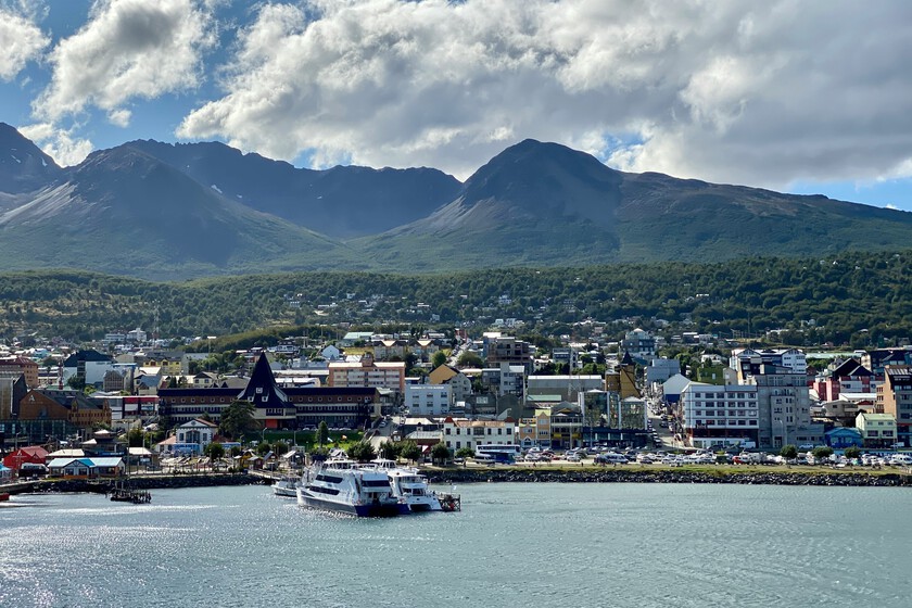 El brote de hantavirus ha desatado una búsqueda para dar con su origen. Ushuaia teme que eso le cueste su turismo
