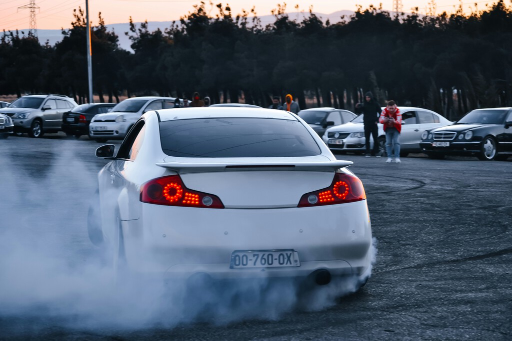 Pensábamos que el diésel contaminaba demasiado, pero los gases de los coches de gasolina modernos son peores de lo que se pensaba, según un nuevo estudio 