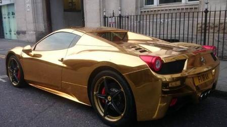 Un Ferrari cubierto…¡de oro!