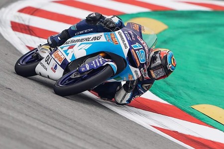 Gabriel Rodrigo lidera unos accidentados entrenamientos libres de Moto3 en Brno