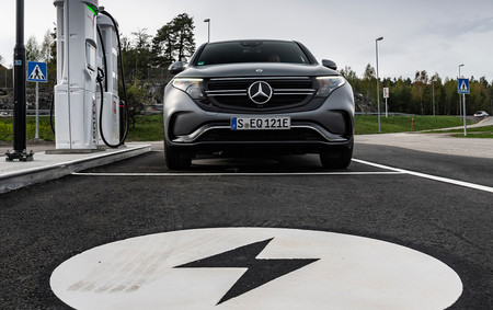 daimler mercedes eqc coche eléctrico