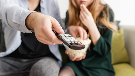 Tarde de sofá y manta: Netflix nos sumerge en el diseño de automóviles
