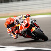 El abrupto regreso de Marc Márquez a MotoGP: doble accidente, alerón roto y otra carrera sin puntuar