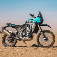 La rival china de la Yamaha Ténéré 700 ya tiene precio en España. Vale poco menos, pero tiene una gran diferencia: tiene casi 100 CV 