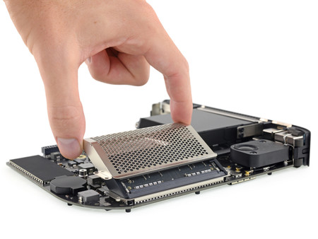 Estaba cantado: iFixit ya ofrece su propio kit para que amplíes la memoria del nuevo Mac mini