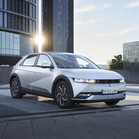 Mejor Coche del Año 2022: el Hyundai IONIQ 5 se impone a los Kia EV6 y Ford Mustang Mach-e en una guerra llena de eléctricos