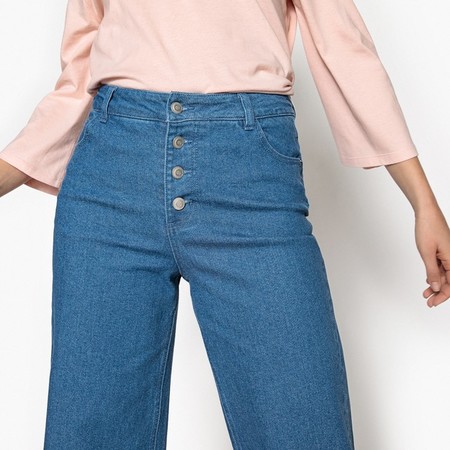En La Redoute tienes estos vaqueros estilo cropped en dos colores por 13,99 euros