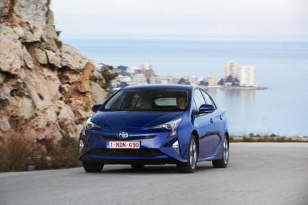 Toyota supera los 9 millones de híbridos vendidos en todo el mundo, y aspira a 15 millones en 2020