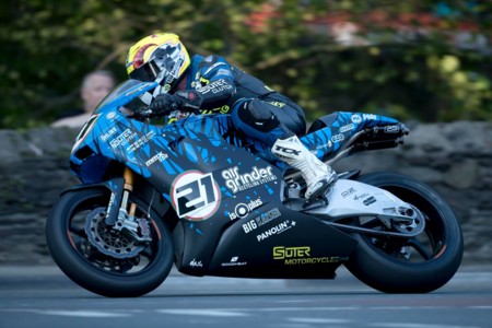 Afina los oídos porque este es el sonido de la Suter MMX500 a fondo en el Tourist Trophy