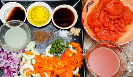 Una receta saludable para los niños en verano es el gazpacho