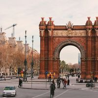 Con la natalidad en niveles que no se veían desde 1939, una realidad se abre paso en Barcelona: la población autóctona ya es minoría