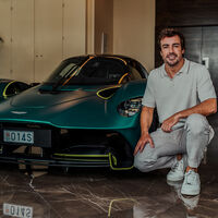 El nuevo cochazo de Fernando Alonso: un hiperdeportivo híbrido con más de 1.000 CV y diseñado a la carta 