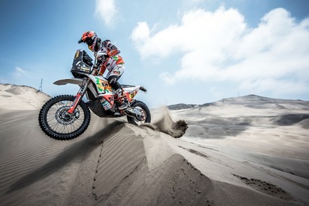 Laia Sanz se asegura una KTM oficial para correr el Dakar renovando hasta 2020