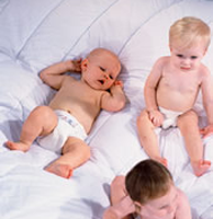 Más ancianos que niños: sobre por qué los jóvenes no tenemos más hijos