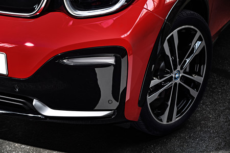 BMW i3s paragolpes